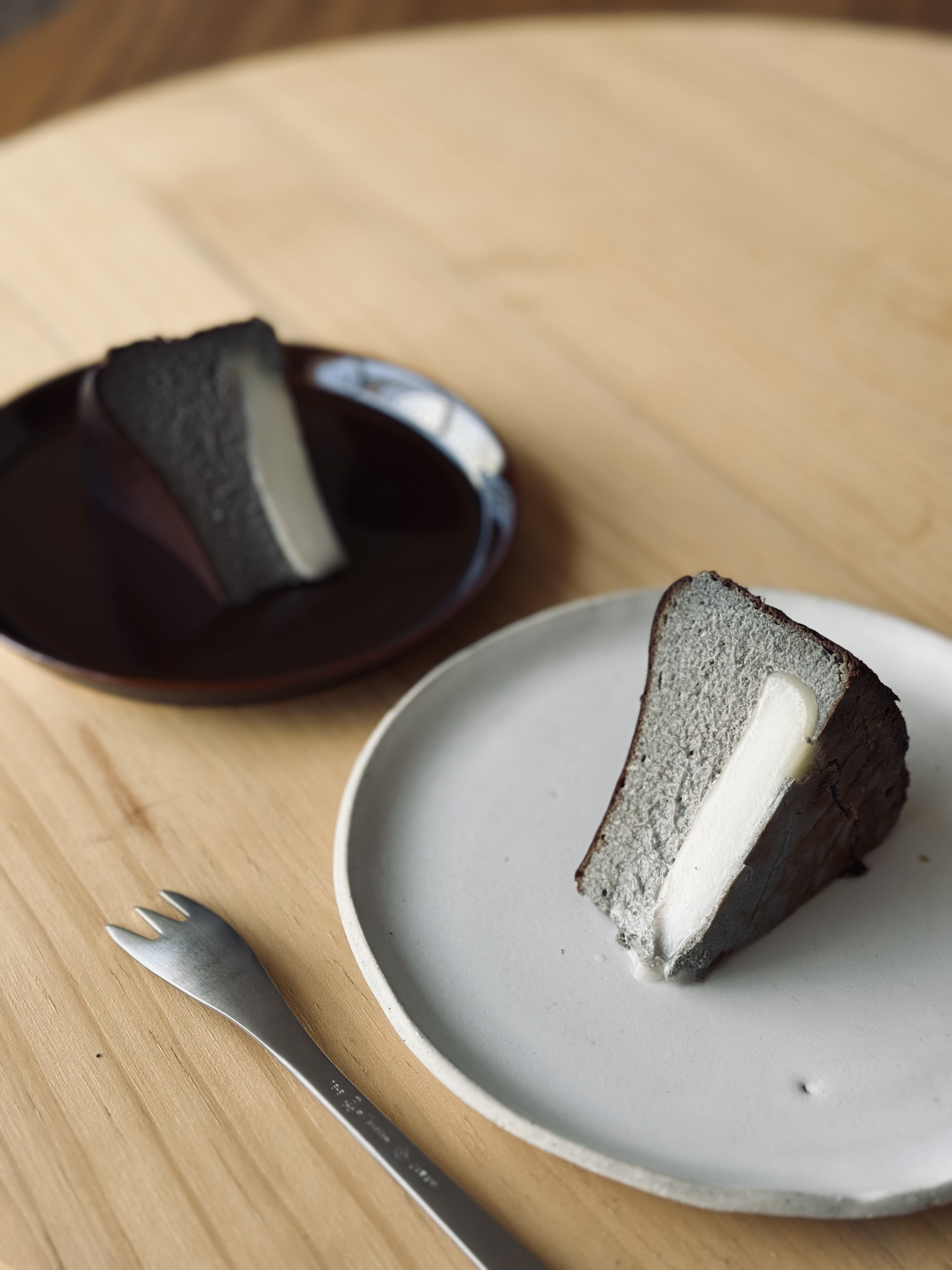 15cenchi Black Sesame Mochi Basque Cheesecake_4.jpeg